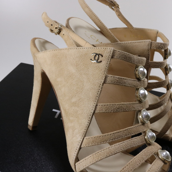 Chanel 19P 38 Beige Suede Nude pearl Centric Strappy Cage CC Logo Heels C867 - Picture 6 of 16